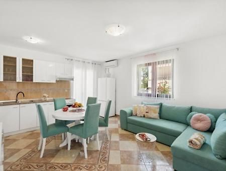 Apartmani Lorena 포레치 외부 사진